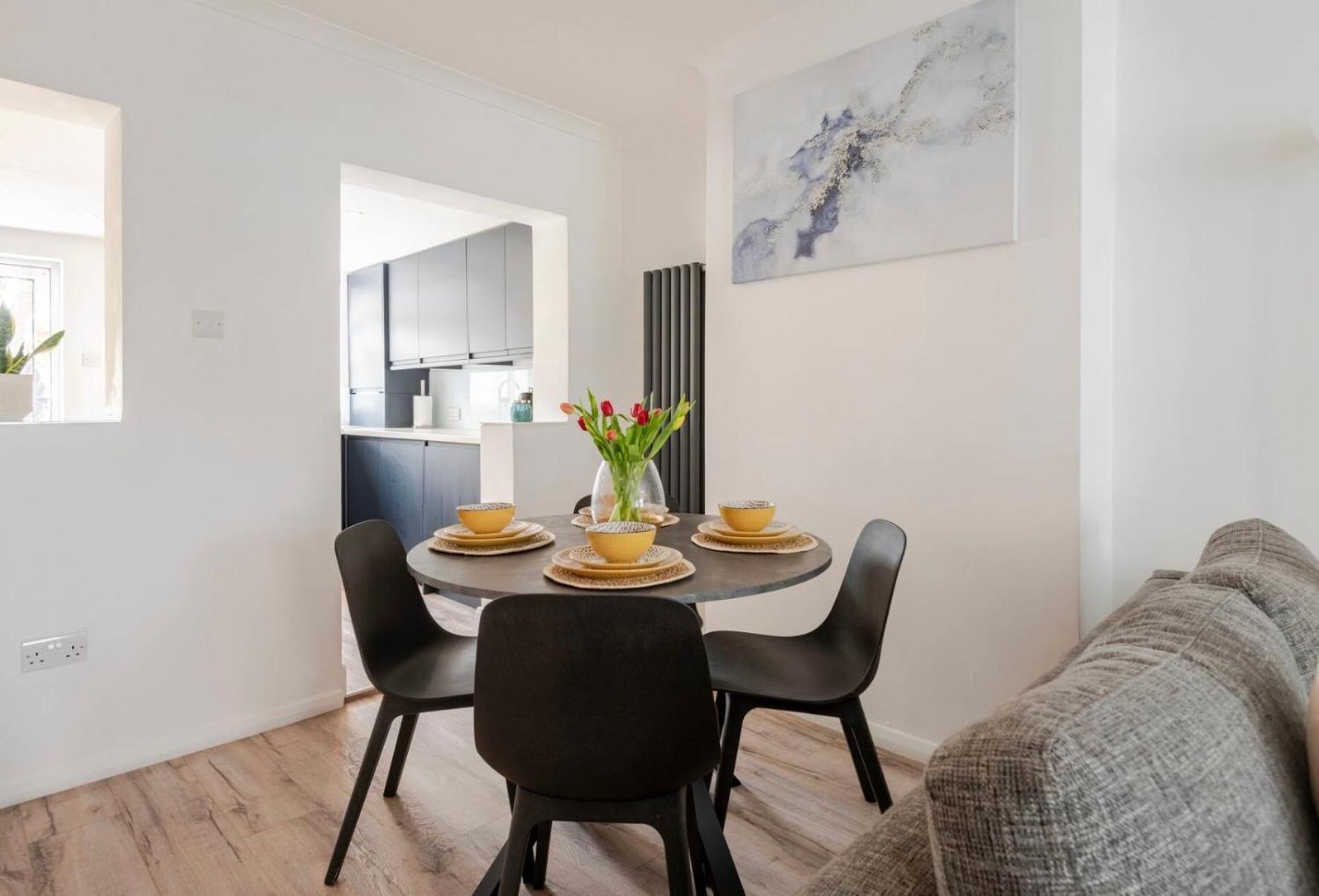 Modern 2 Bed House In Rainham, Kent - Central Location Rainham  Luaran gambar