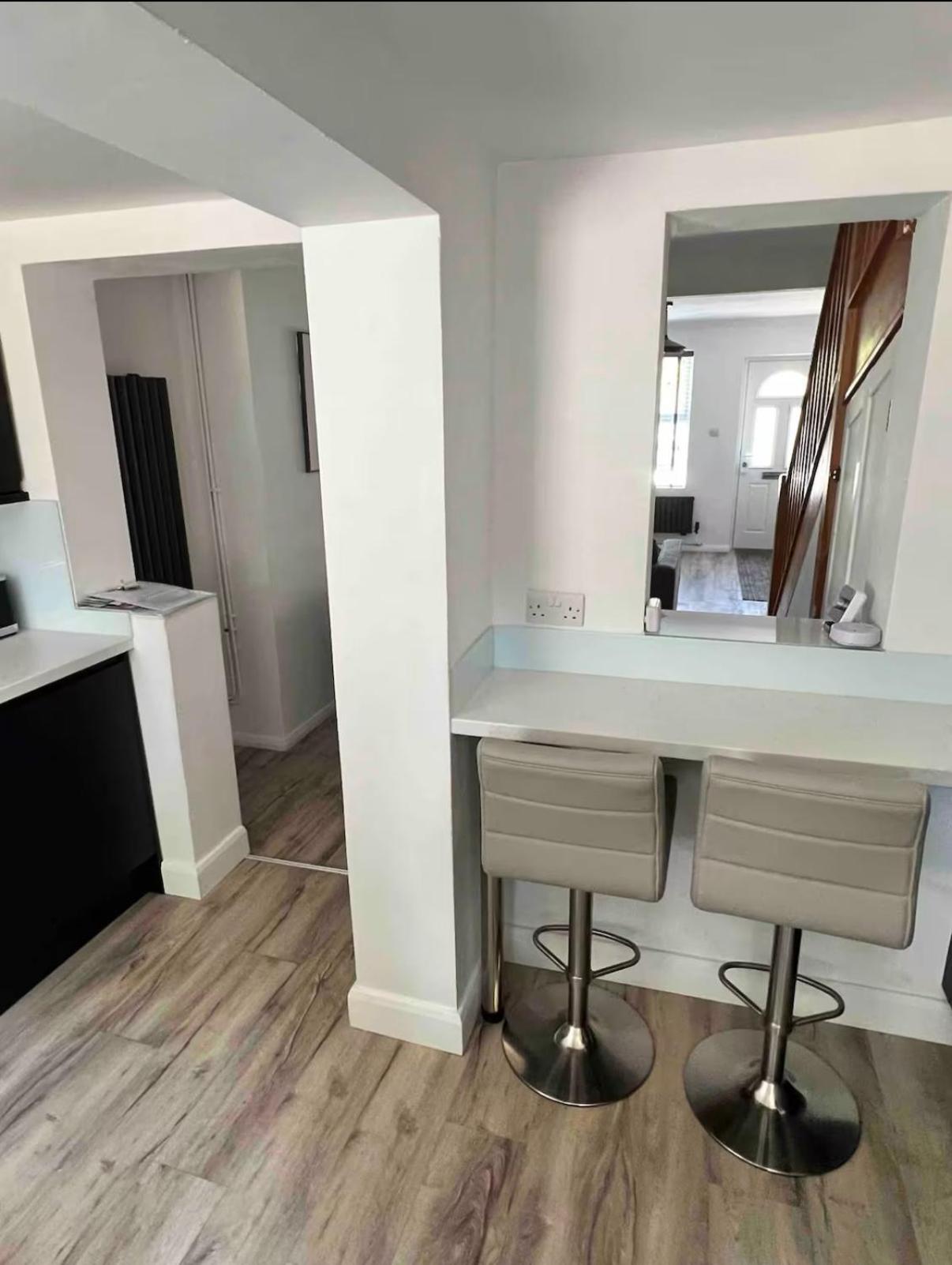 Modern 2 Bed House In Rainham, Kent - Central Location Rainham  Luaran gambar