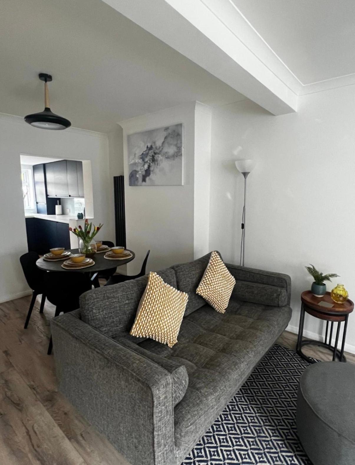 Modern 2 Bed House In Rainham, Kent - Central Location Luaran gambar